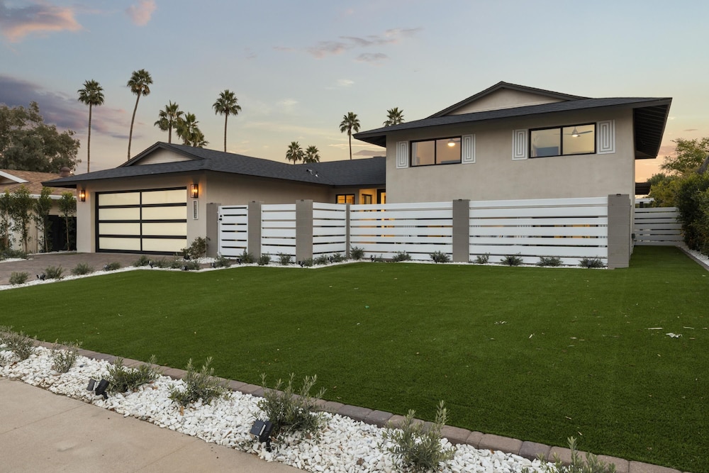 Valley View Chic Home w Backyard Oasis view 5