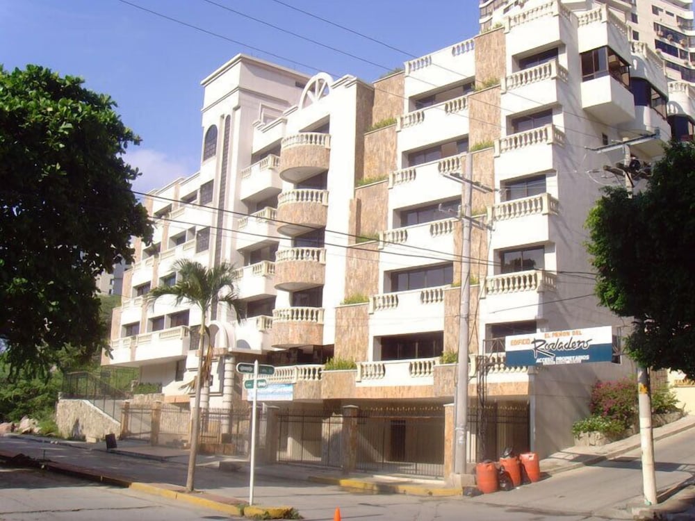 Aparta Hotel Roca Marina