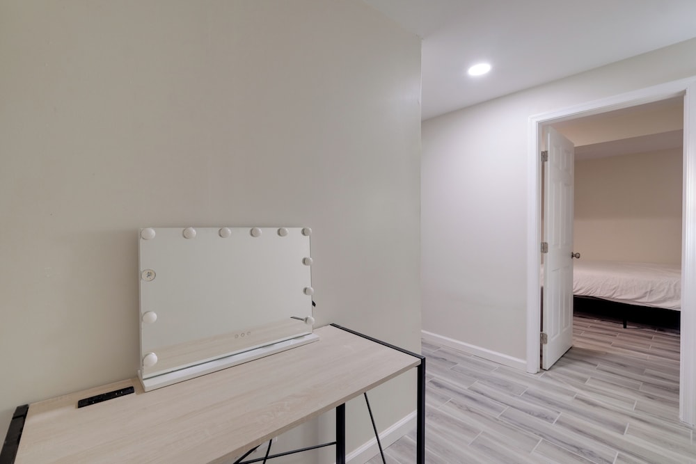 2 Mi to Umd: Apt w/ Free Parking in Silver Spring!