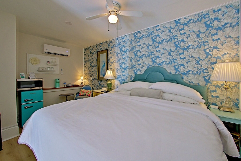 Chesnut Cottage Inn