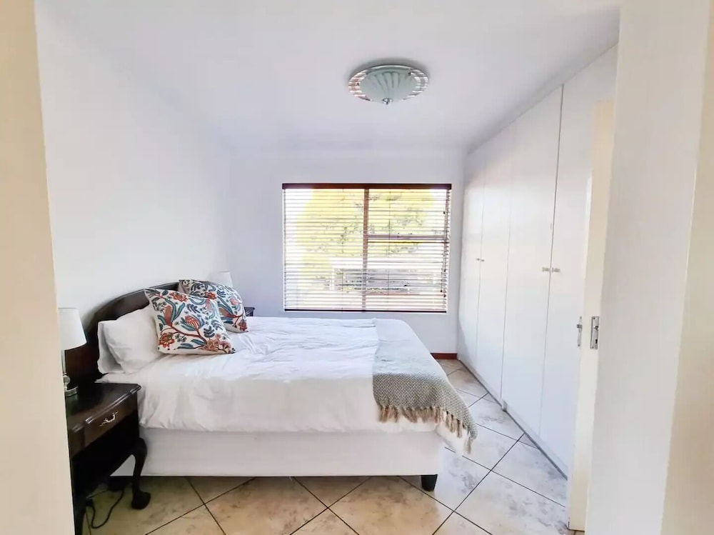 Stylish one bed Apartment in Strydom Park - 2168