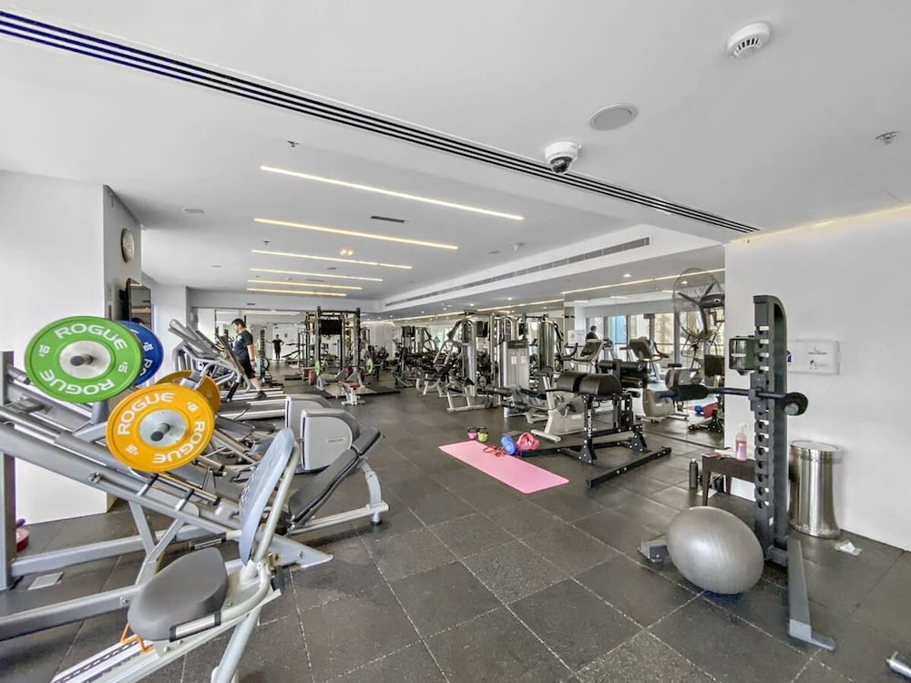 Silkhaus Chic in West Avenue Pool Gym Access