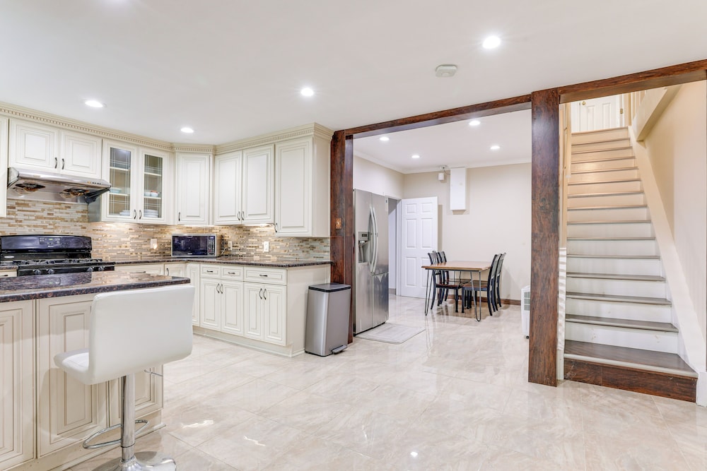 Fenced Yard & Pool Access: Lawrenceville Retreat!