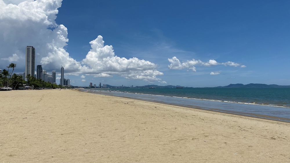 Beach 7 Condo by GrandisVillas