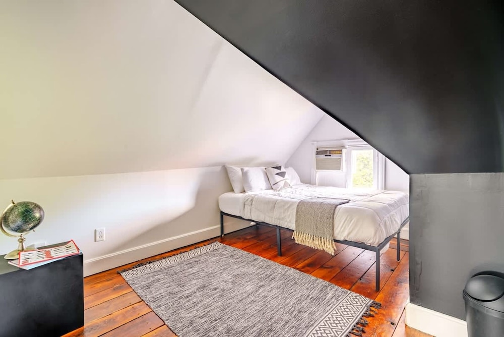 Short North Convention King Bed Parking Free
