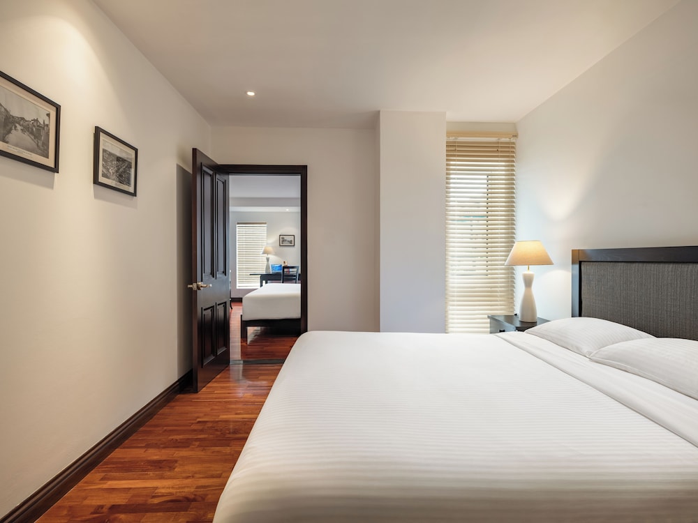 Elegant Suites Central