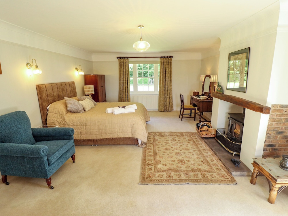 Moon Field Lodge