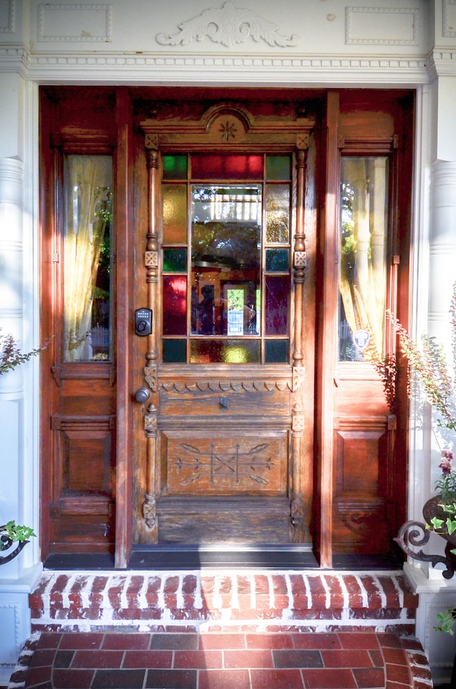 The Victoria B & B