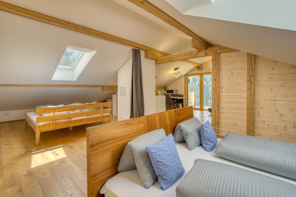 HUS 24 view 4