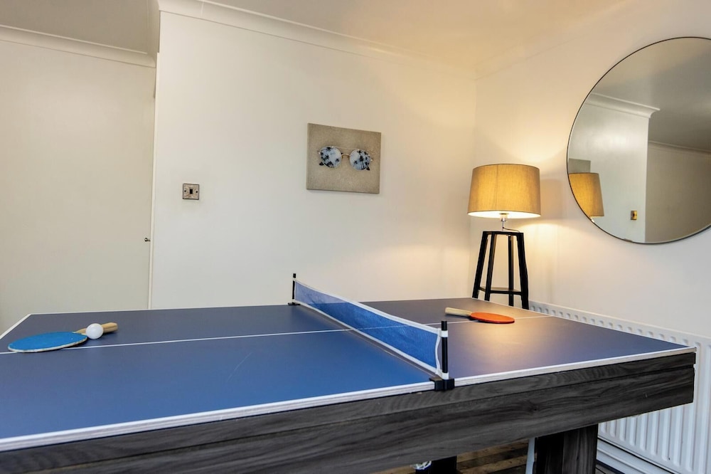 Housesleep14-freep-garden-bbq-patio-pooltable