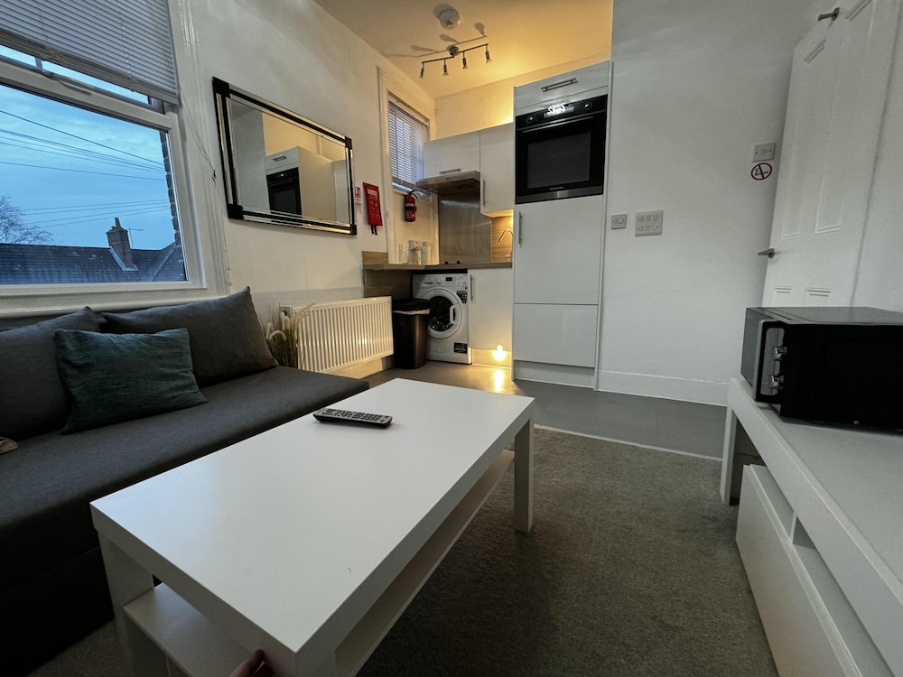 Onsite Apartments in Central Brentwood