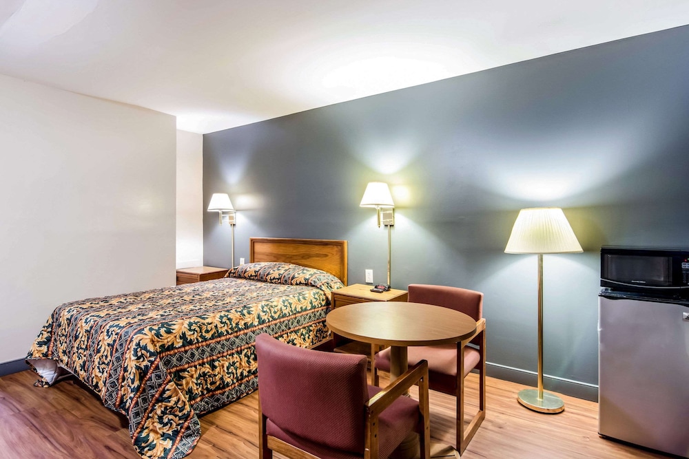 Rodeway Inn Richmond South view 3