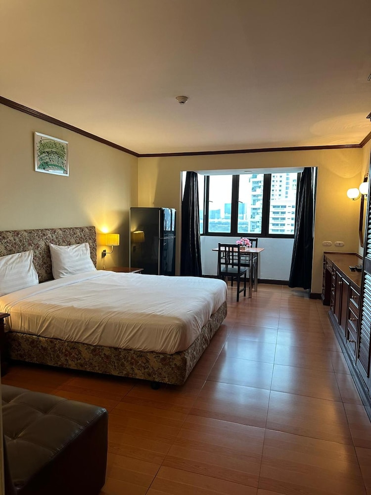 Omni Tower Sukhumvit Nana - Direct