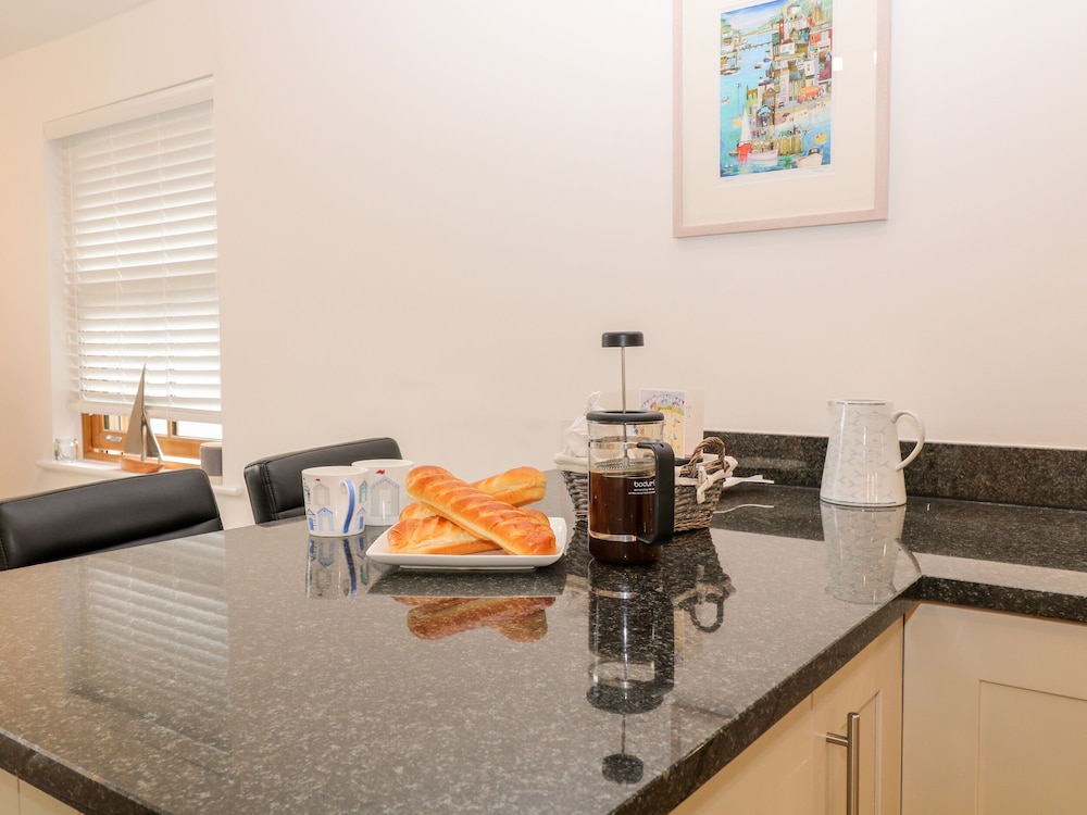 Looe Vacations - The Creekside - Property Image 6