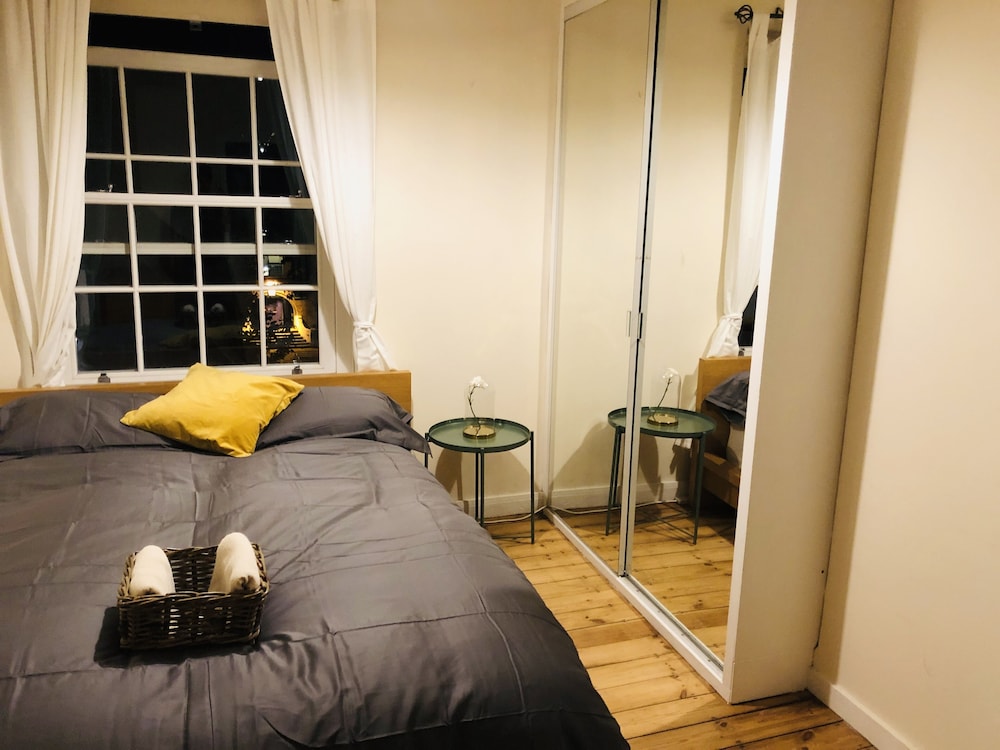 3bed apartment next to eurostar station
