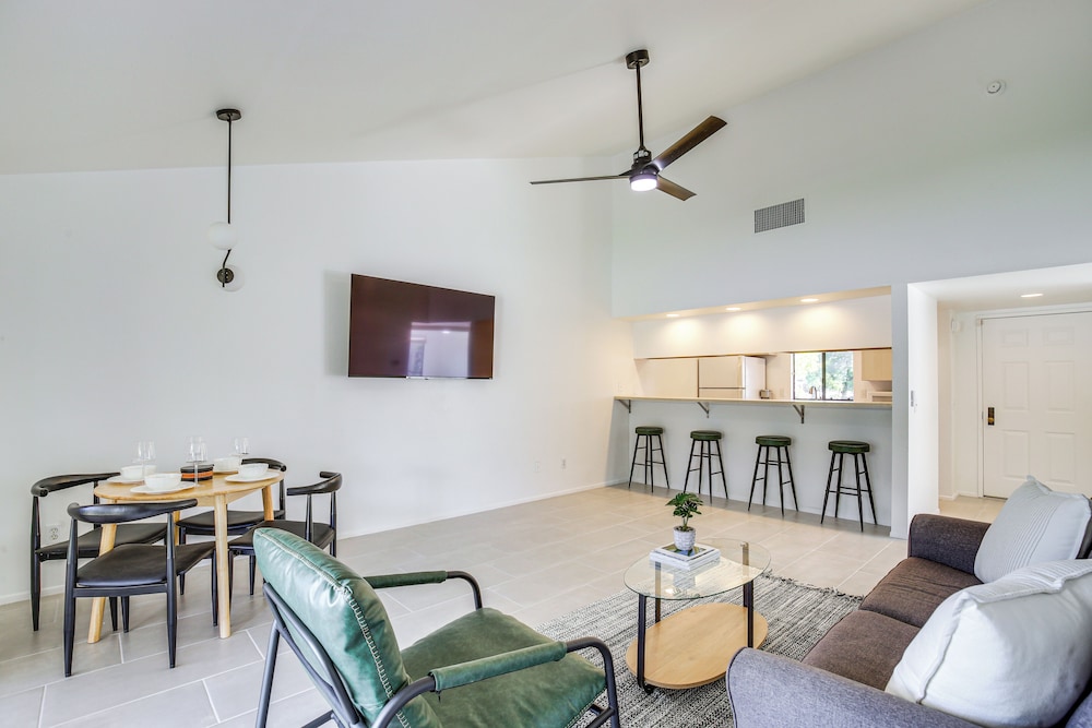 Pet-friendly Palm Desert Retreat: Golf Course View