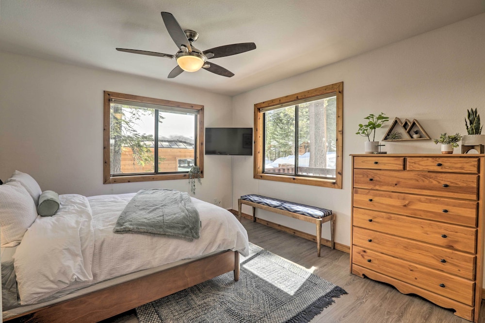 Tahoe Donner Retreat w/ Decks & Lake Access! view 5
