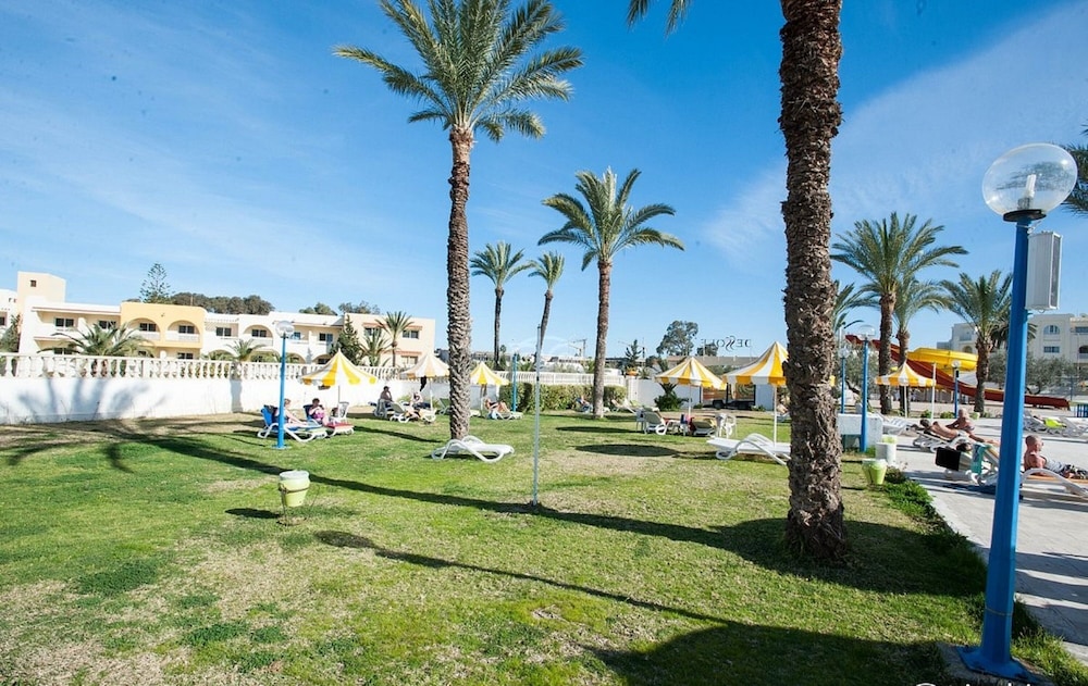Hotel Riviera - Family Only