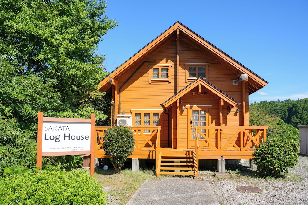 Sakata Log House