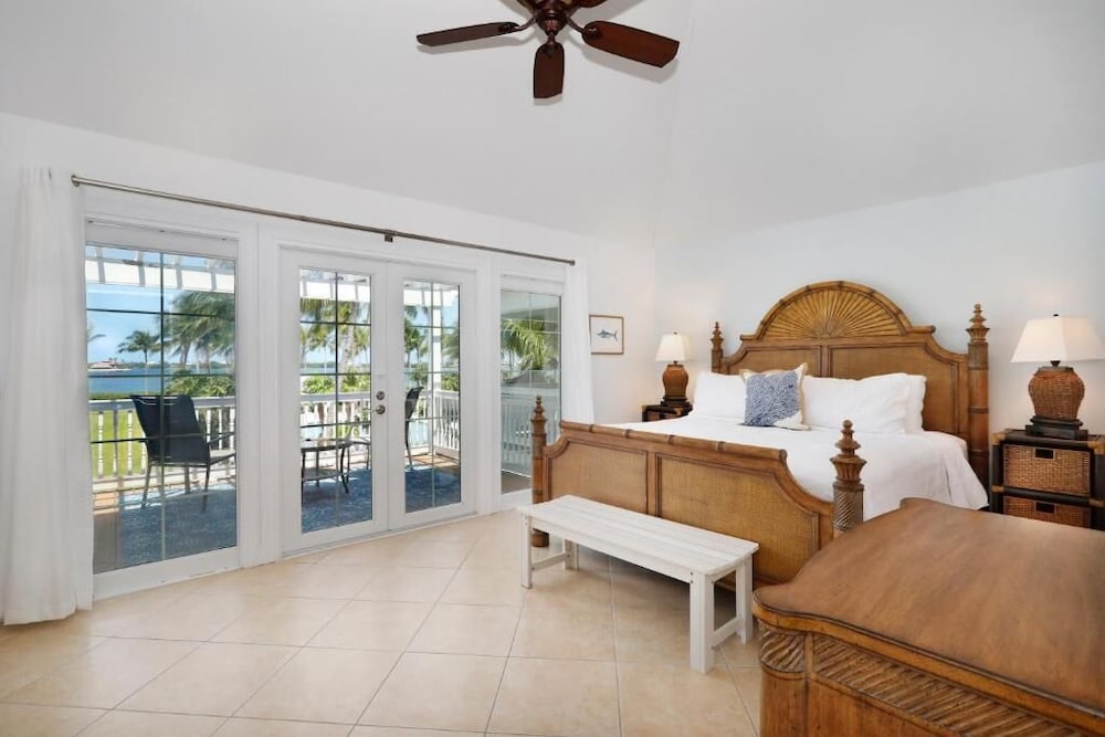 Waterfront Luxury Villa