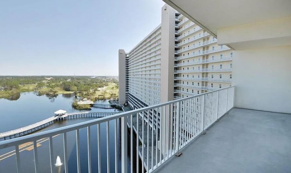 Laketown Wharf 331