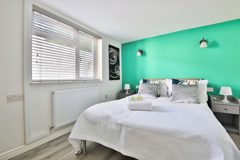 2 Bed Apartment Near Cardiff Bay