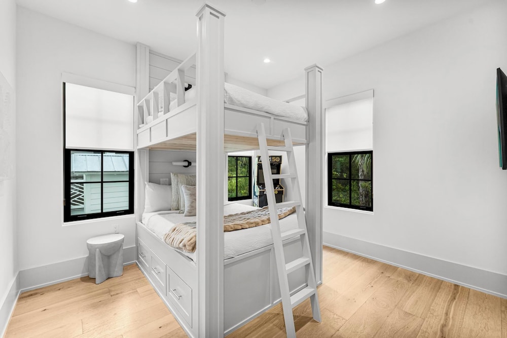 30A Beach House - Mia's Beach House