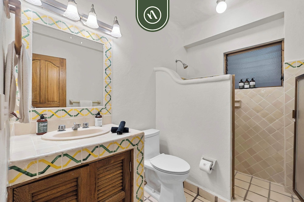 Beachfront Mexican Styled 3 BR Condo in Downtown