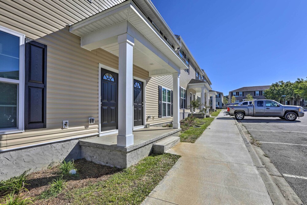 Airy Tallahassee Condo ~ 5 Mi to Downtown! view 4