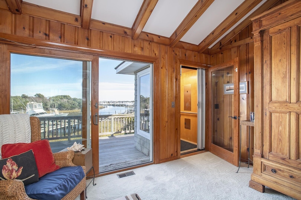 Coastal Casa 2 Bedroom Home