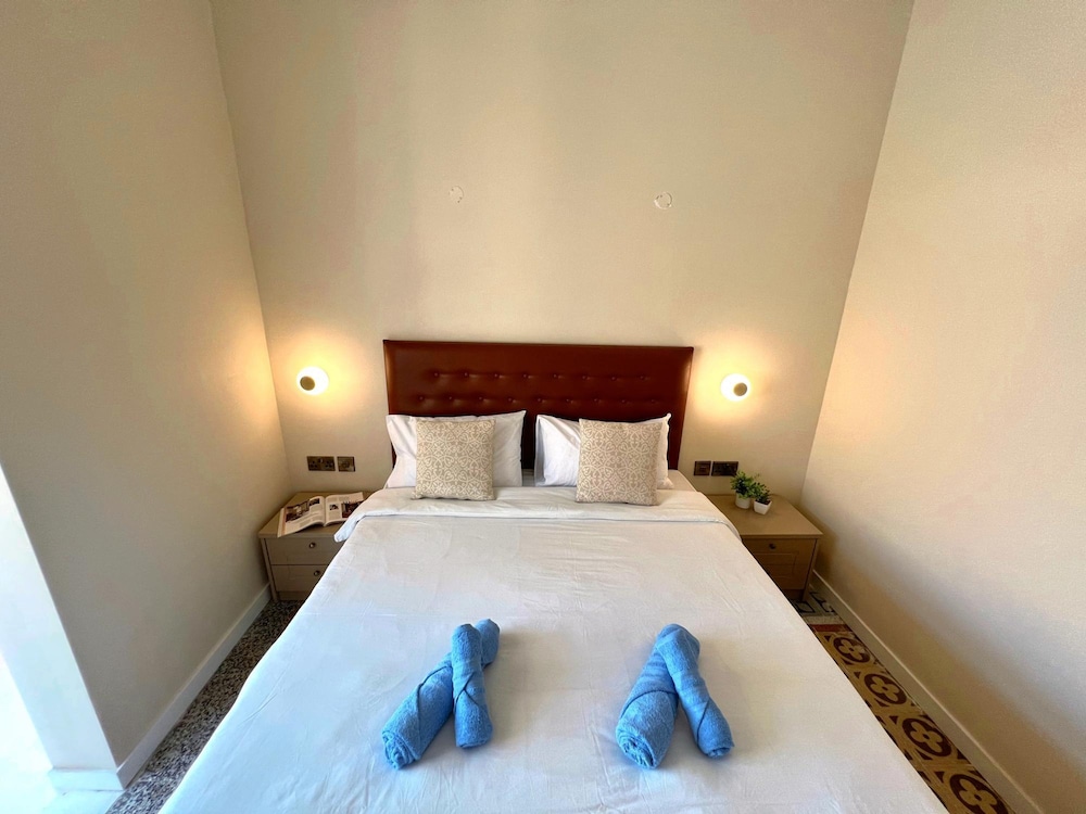 Maltese Style 1-bedroom Apartment With a Patio