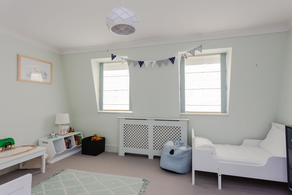 Newly Refurbished 4 Bedroom House in East London