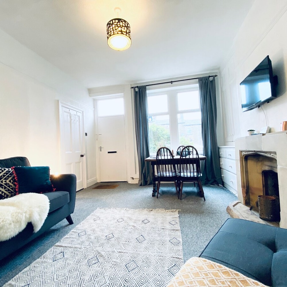 b Hill Cottage Haworth view 5