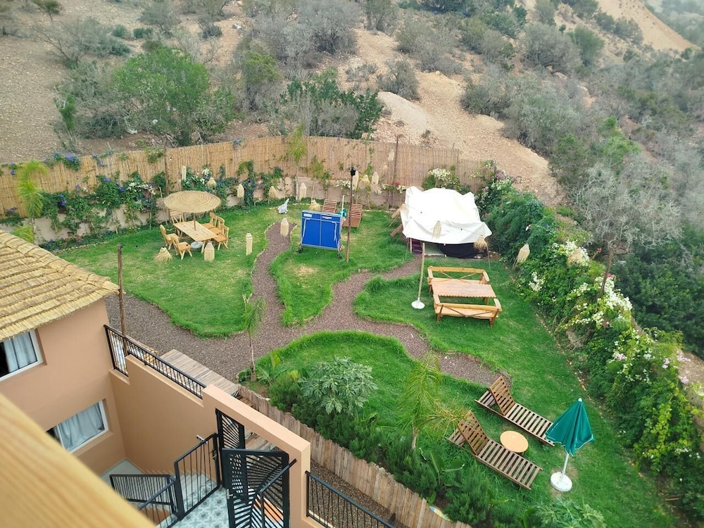 Harmony surf lodge
