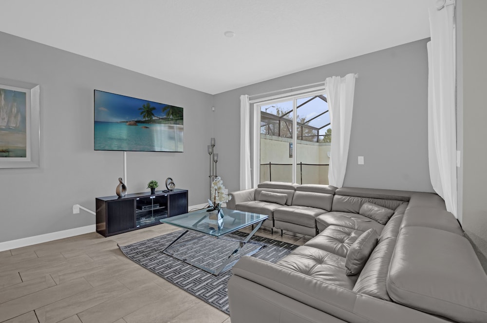 Luxury Davenport Home Perfect Family