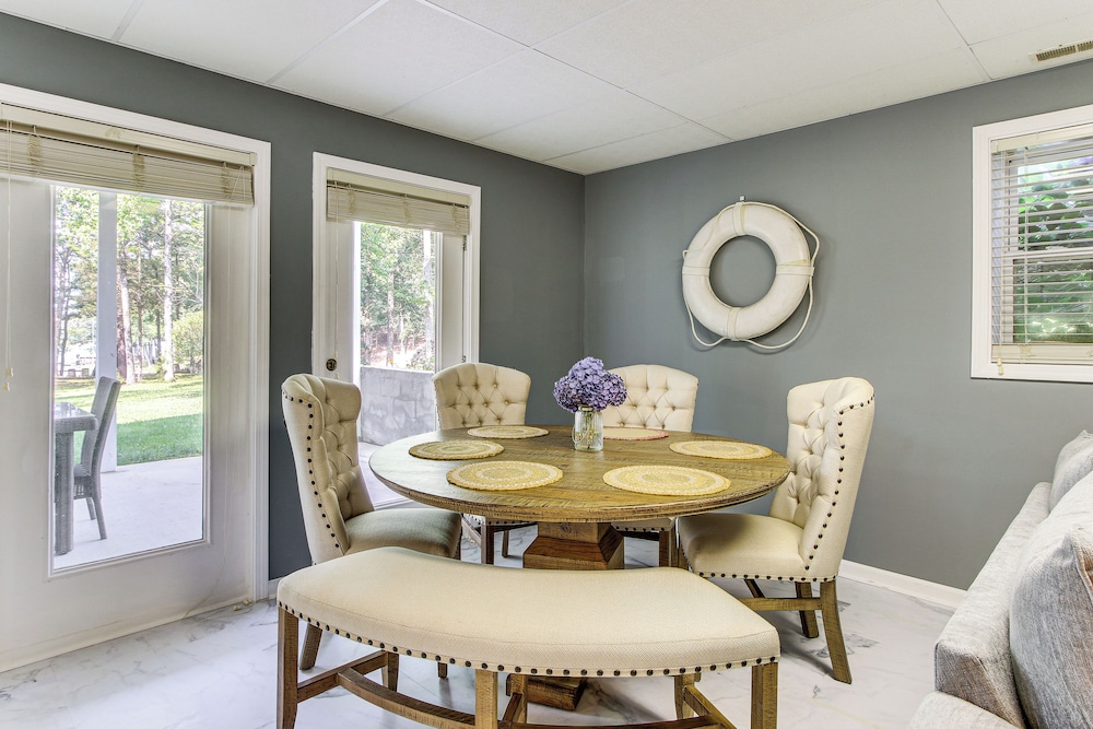 < 1 Mi to Marina: Fair Play Home on Lake Hartwell