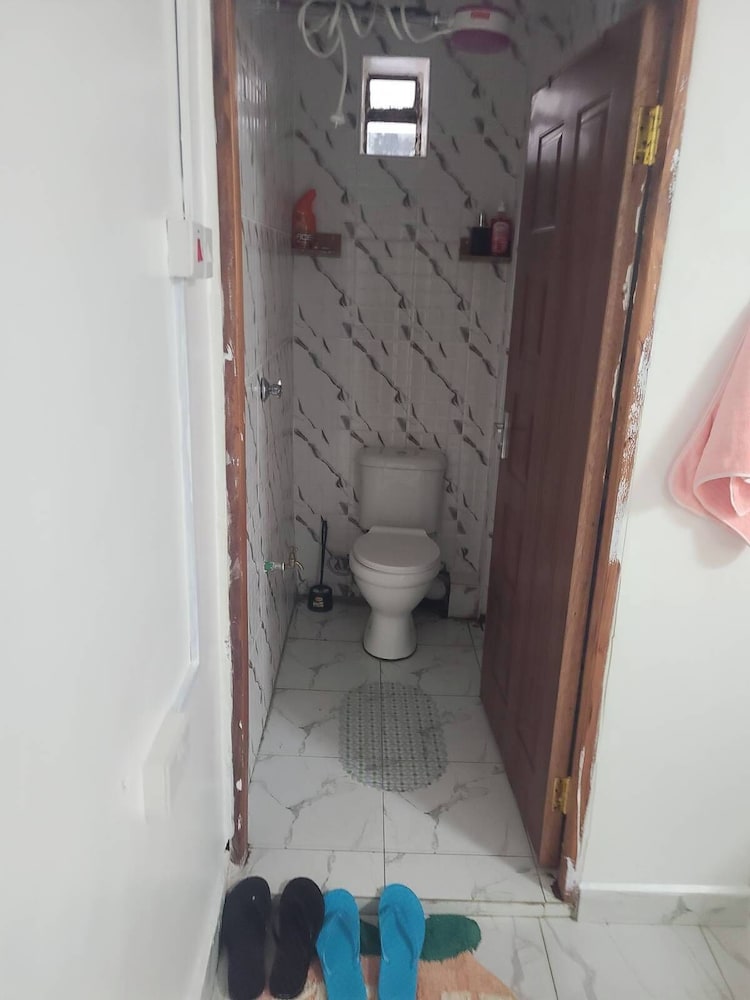 Studio 107, South B, Sana Sana