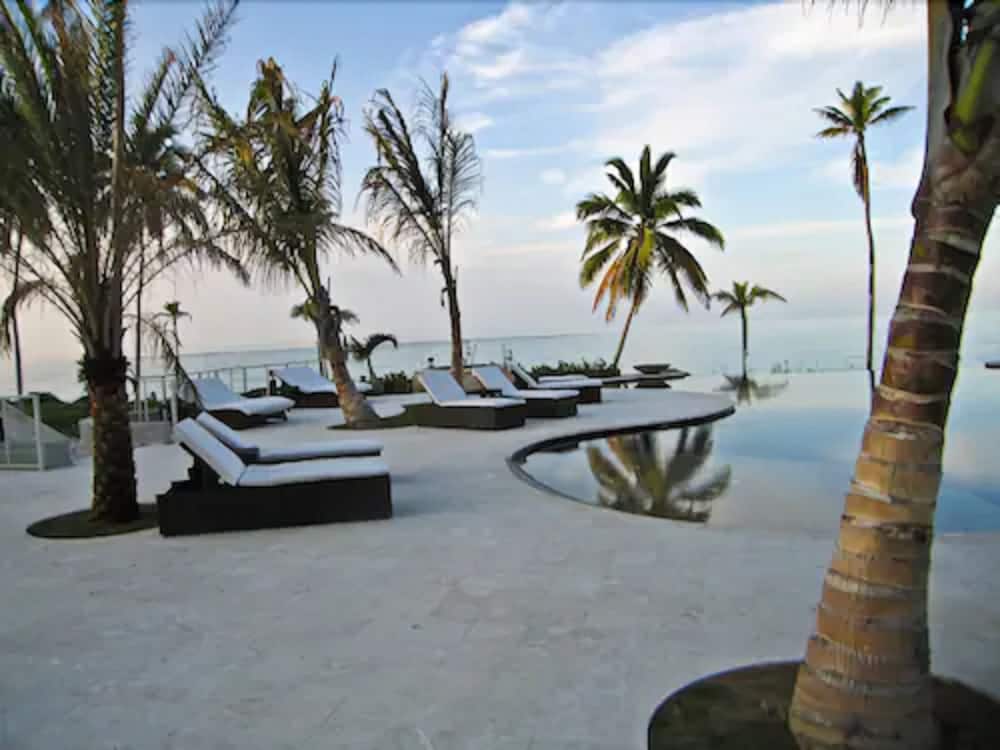 Sky Beach Club - Property Image 11