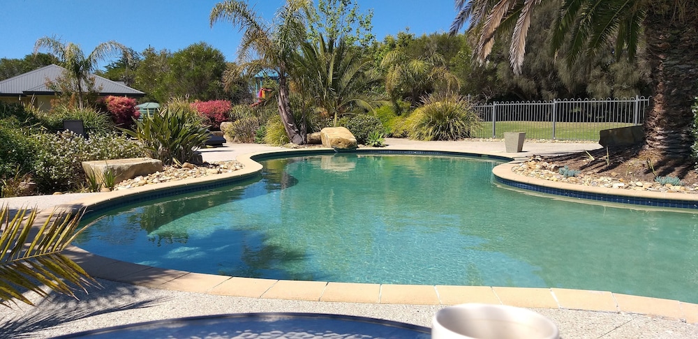 Island Cove Villas