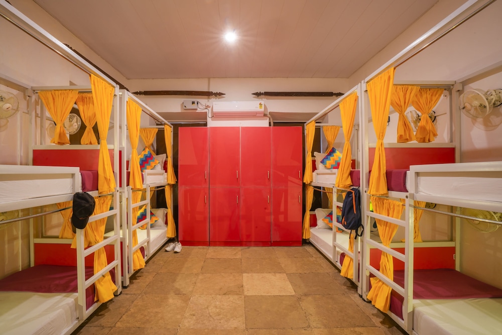goSTOPS Lite Goa, Calangute