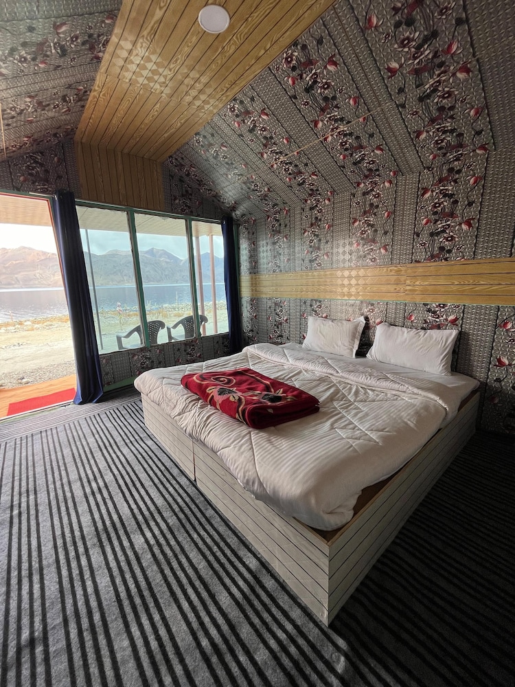 Kailash House - Tsomoriri Lake view 3