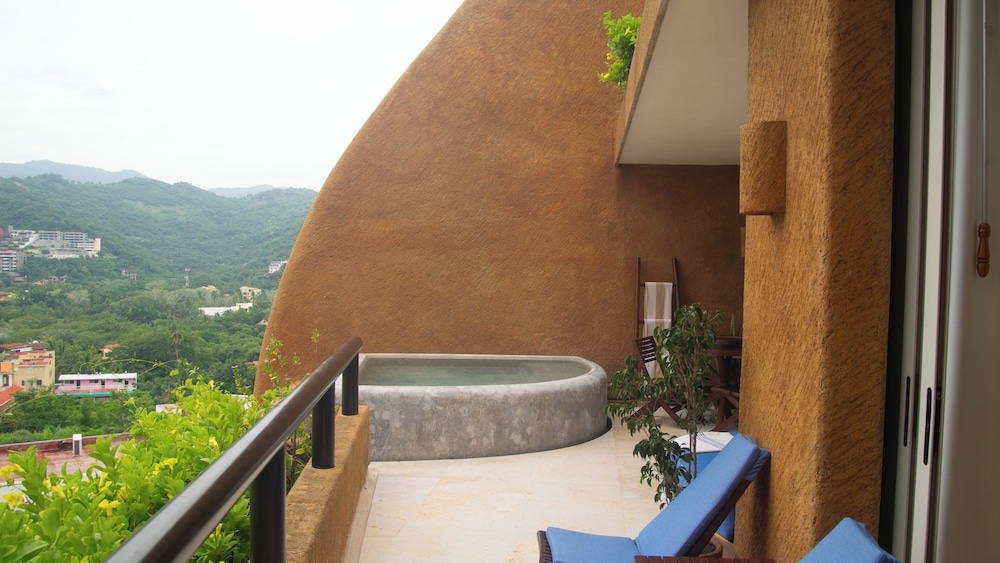 Armadillo Living Villas