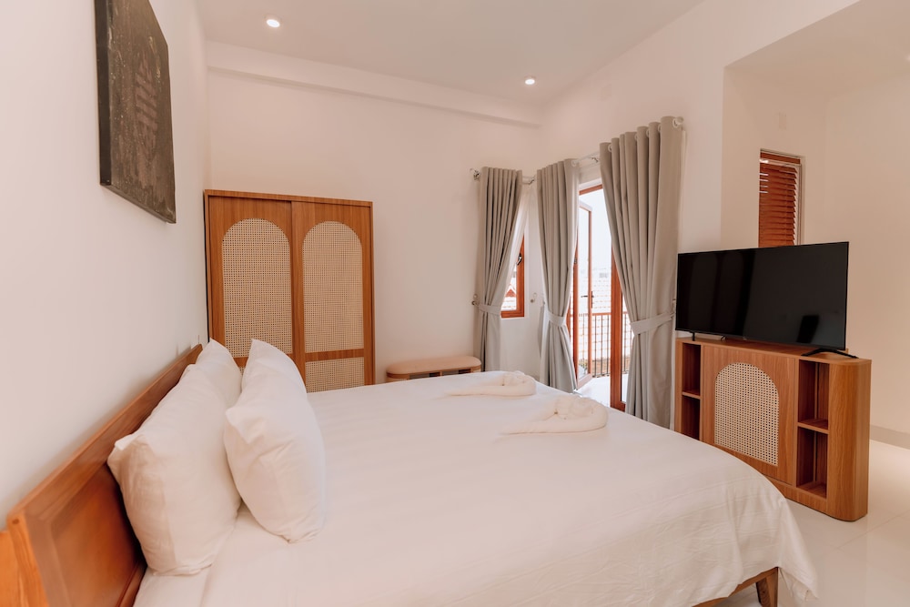 Hue Riverside Villa