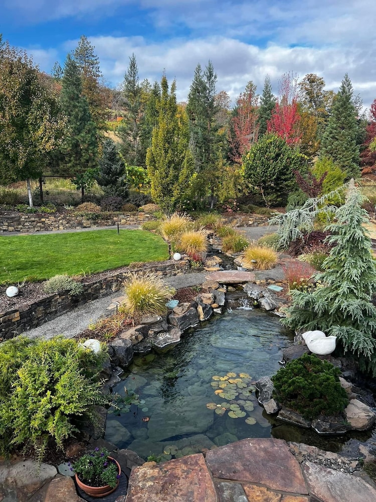 Ashland Vacations - Country Willows Inn and Estate - Property Image 36