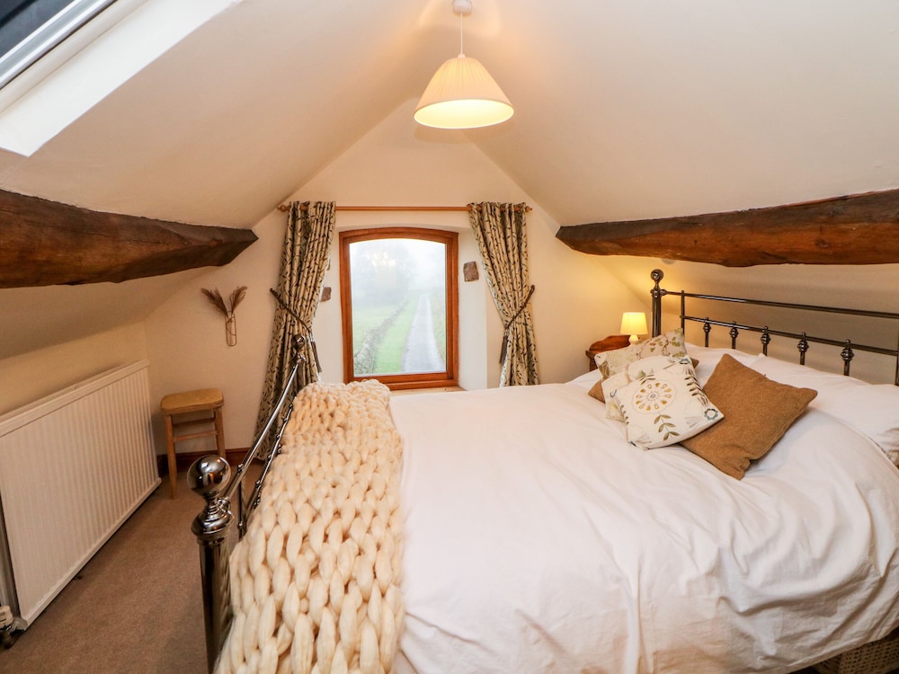 Bent Chapel Cottage view 3