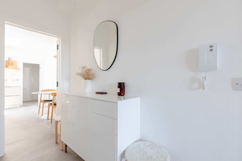 Sleek Scandi-inspired 2BD Flat, Fulham