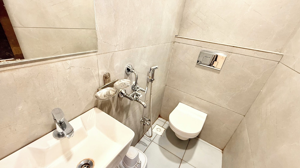 Hotel S P Palace near All Prime Location
