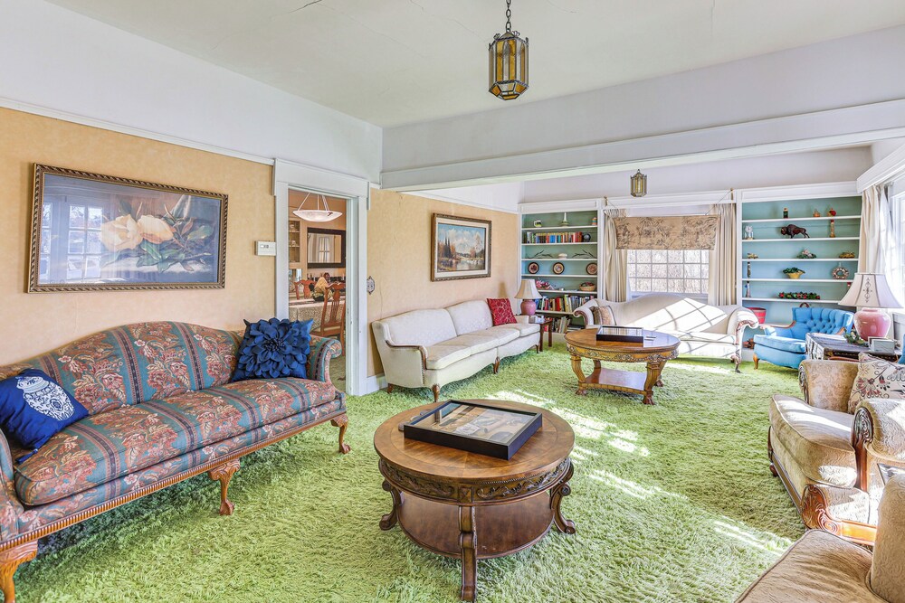 Half-mi to Atwood Lake: Spacious Home!