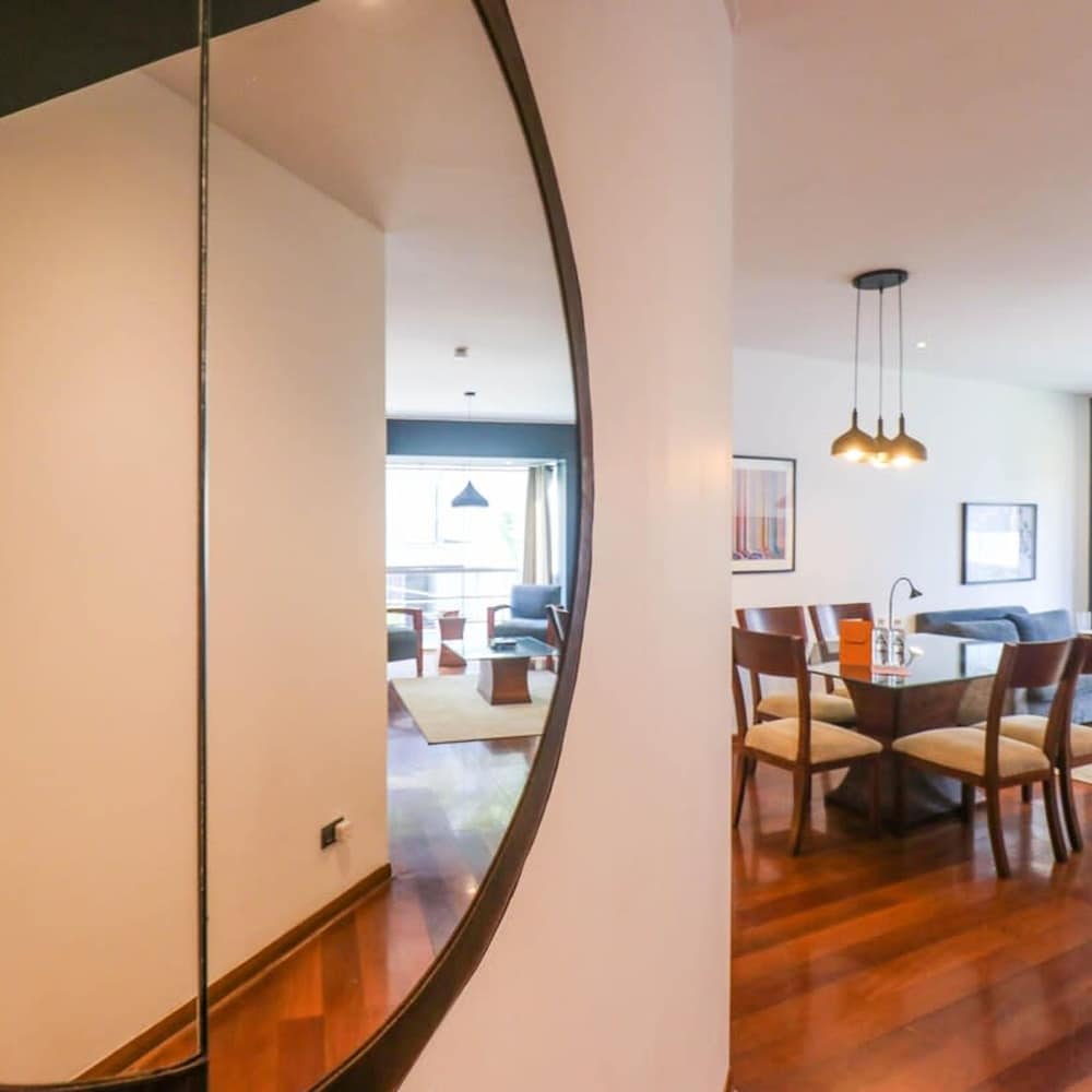 w Upscale 2BR Near Larcomar Miraflores