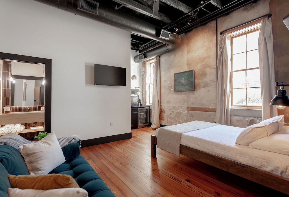 The Lofts 3rd and Main